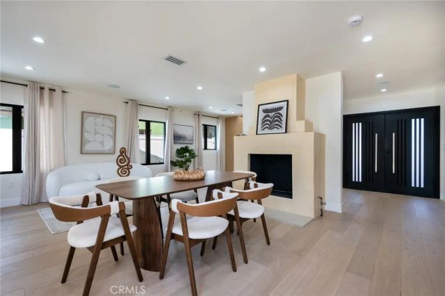 13562 Addison Street, Sherman Oaks, CA 91423