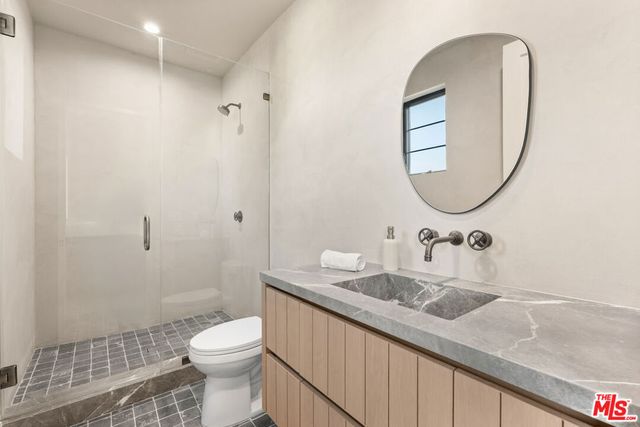 11746 La Maida Street, Valley Village, CA 91607