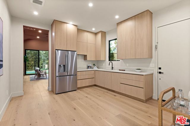 11746 La Maida Street, Valley Village, CA 91607