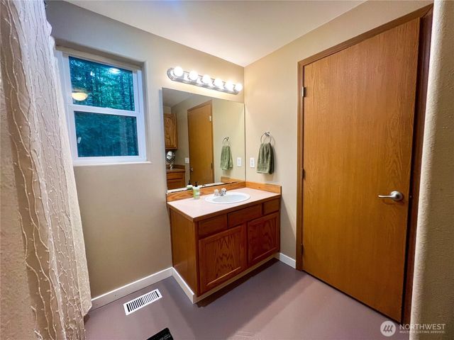 18711 Sylvan Dell Court SE, Yelm, WA 98597