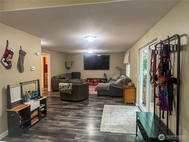 18711 Sylvan Dell Court SE, Yelm, WA 98597