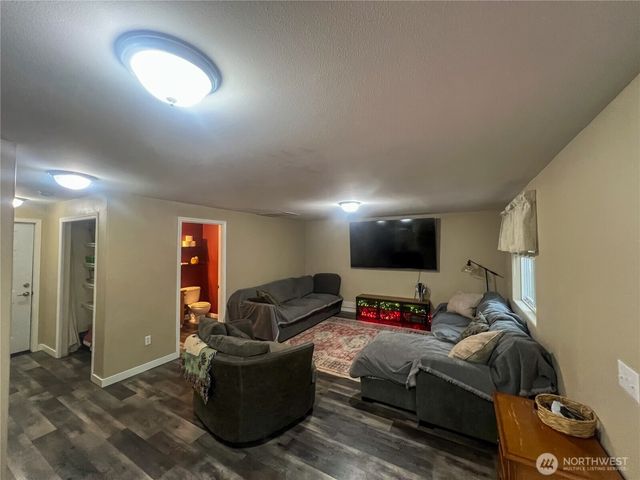 18711 Sylvan Dell Court SE, Yelm, WA 98597