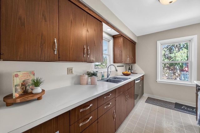 556 Glen Drive, Madison, WI 53711