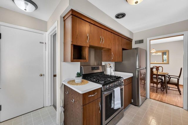 556 Glen Drive, Madison, WI 53711