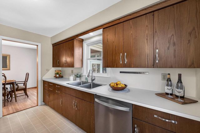 556 Glen Drive, Madison, WI 53711