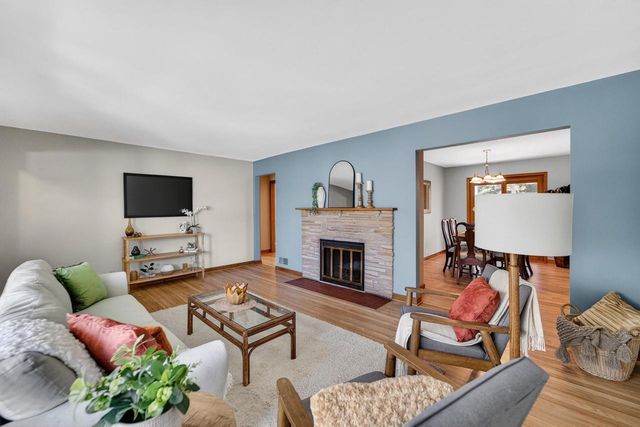 556 Glen Drive, Madison, WI 53711