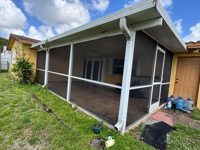 2180 NW 93rd Avenue, Pembroke Pines, FL 33024