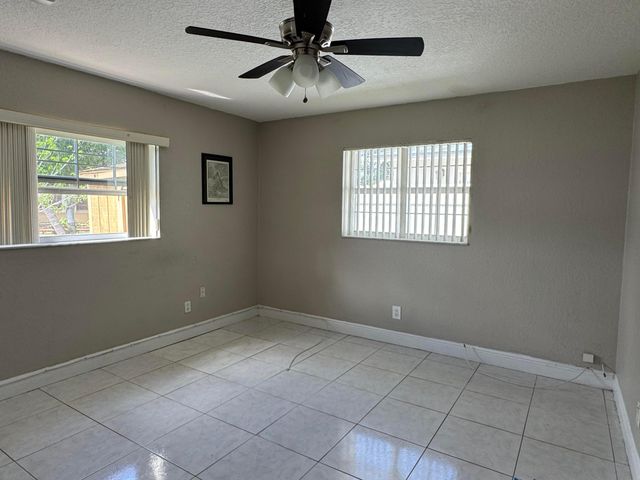 2180 NW 93rd Avenue, Pembroke Pines, FL 33024