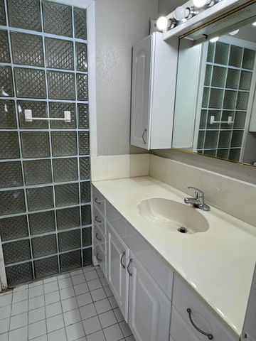 2180 NW 93rd Avenue, Pembroke Pines, FL 33024