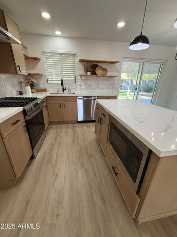 628 E PAPAGO Drive, Tempe, AZ 85288