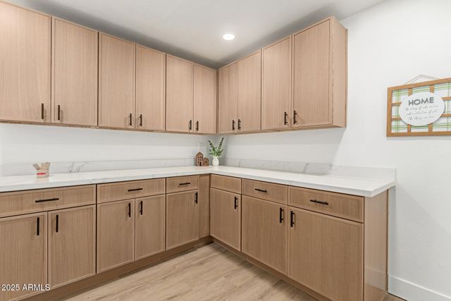 628 E PAPAGO Drive, Tempe, AZ 85288