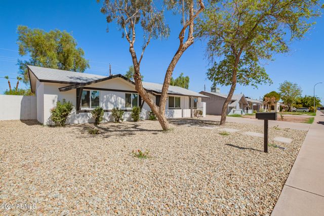 628 E PAPAGO Drive, Tempe, AZ 85288