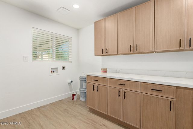 628 E PAPAGO Drive, Tempe, AZ 85288