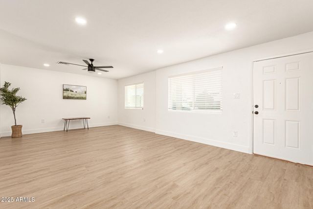 628 E PAPAGO Drive, Tempe, AZ 85288