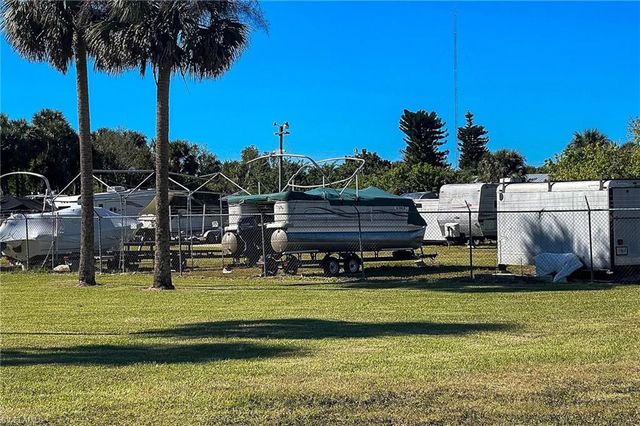 22 ASHE ST, Alva, FL 33920
