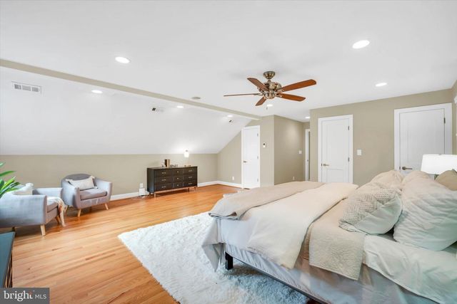5054 37TH ST N, Arlington, VA 22207
