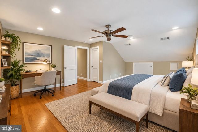 5054 37TH ST N, Arlington, VA 22207