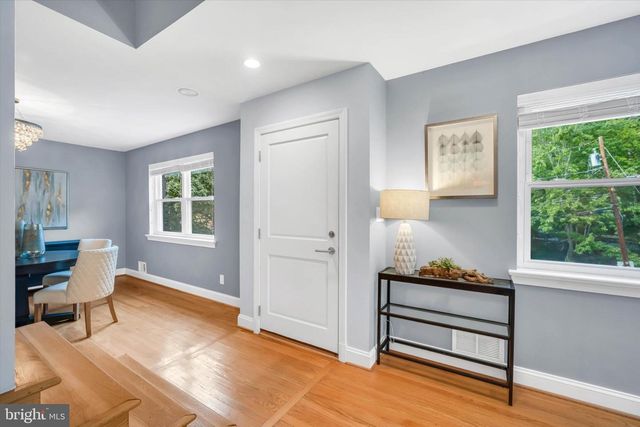 5054 37TH ST N, Arlington, VA 22207