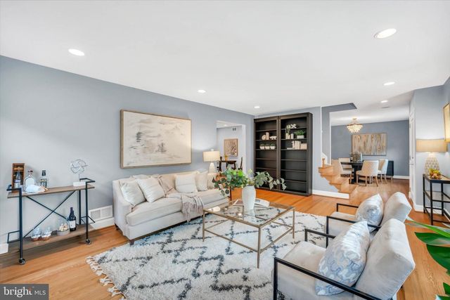 5054 37TH ST N, Arlington, VA 22207