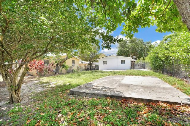 151 NW 42nd St 1, Miami, FL 33127