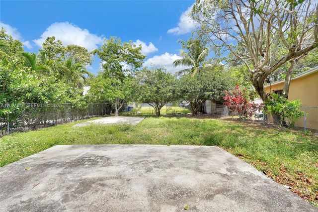 151 NW 42nd St 1, Miami, FL 33127