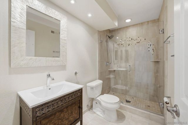 957 Fir Tree Pl., Carlsbad, CA 92011