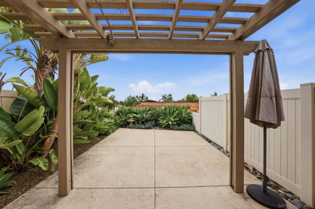 957 Fir Tree Pl., Carlsbad, CA 92011