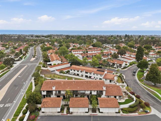 957 Fir Tree Pl., Carlsbad, CA 92011