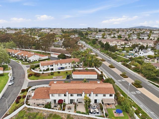 957 Fir Tree Pl., Carlsbad, CA 92011
