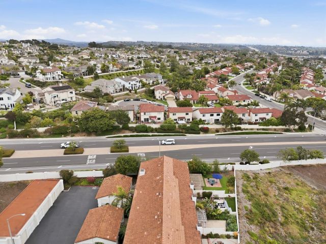 957 Fir Tree Pl., Carlsbad, CA 92011