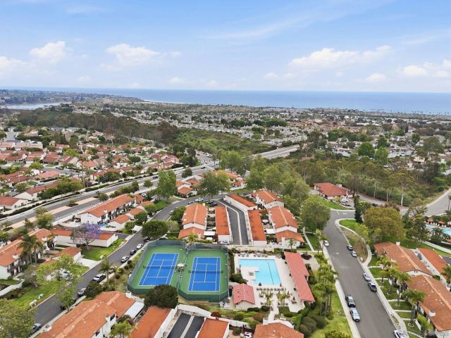 957 Fir Tree Pl., Carlsbad, CA 92011