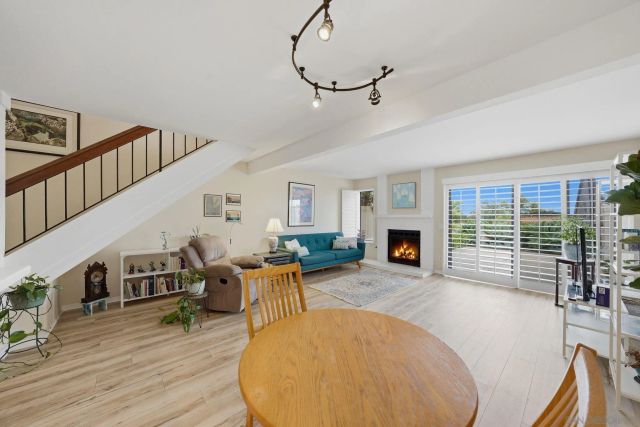 957 Fir Tree Pl., Carlsbad, CA 92011