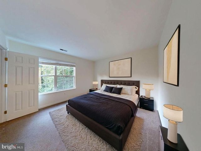 1379 DOMINION RIDGE LN, Herndon, VA 20170