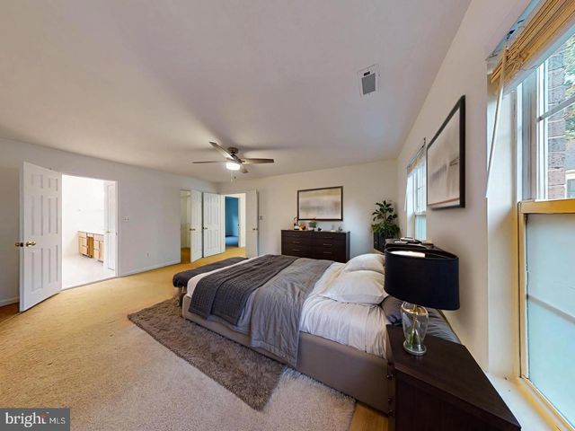 1379 DOMINION RIDGE LN, Herndon, VA 20170