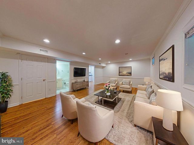 1379 DOMINION RIDGE LN, Herndon, VA 20170