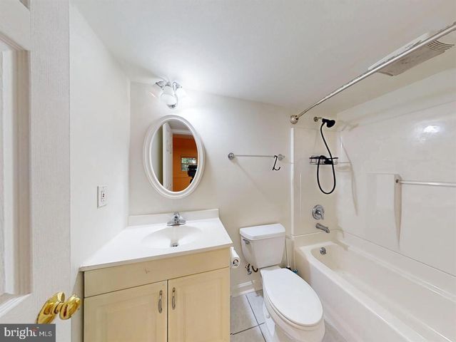 1379 DOMINION RIDGE LN, Herndon, VA 20170