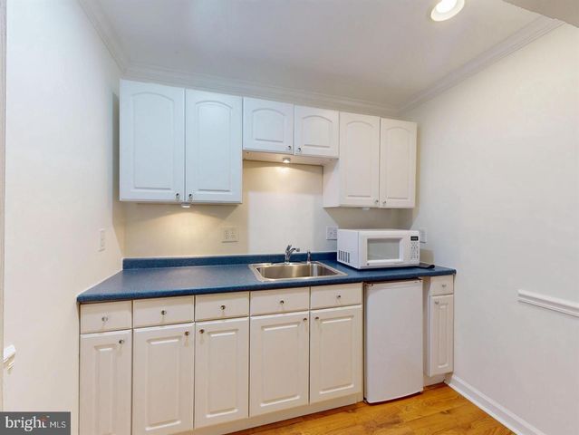 1379 DOMINION RIDGE LN, Herndon, VA 20170