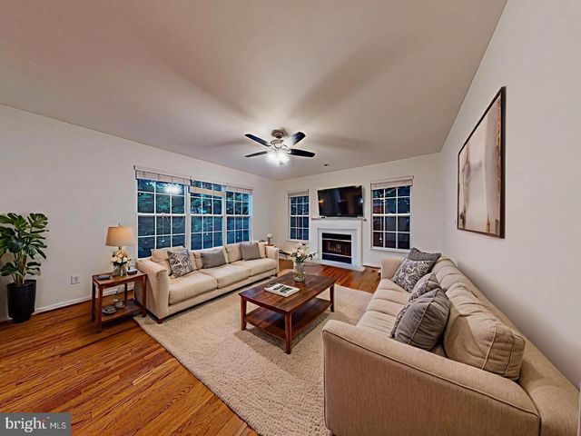 1379 DOMINION RIDGE LN, Herndon, VA 20170