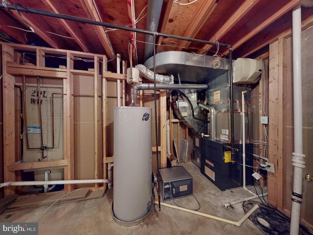 1379 DOMINION RIDGE LN, Herndon, VA 20170