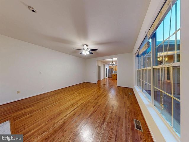 1379 DOMINION RIDGE LN, Herndon, VA 20170