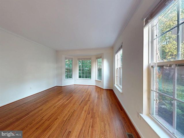 1379 DOMINION RIDGE LN, Herndon, VA 20170