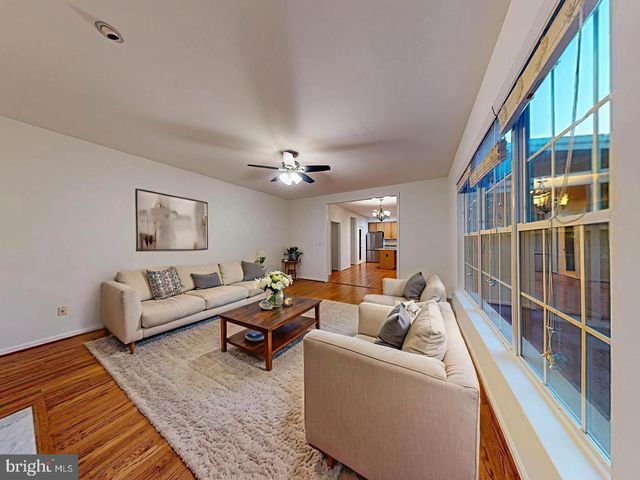 1379 DOMINION RIDGE LN, Herndon, VA 20170