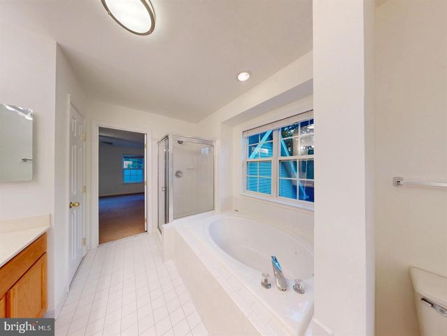 1379 DOMINION RIDGE LN, Herndon, VA 20170