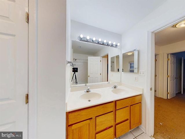 1379 DOMINION RIDGE LN, Herndon, VA 20170