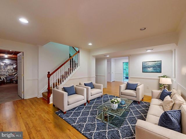 1379 DOMINION RIDGE LN, Herndon, VA 20170