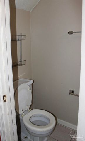 7705 Kipling St B, Pensacola, FL 32514