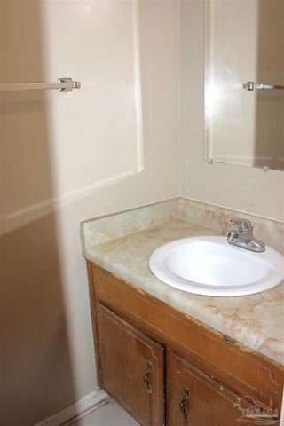 7705 Kipling St B, Pensacola, FL 32514