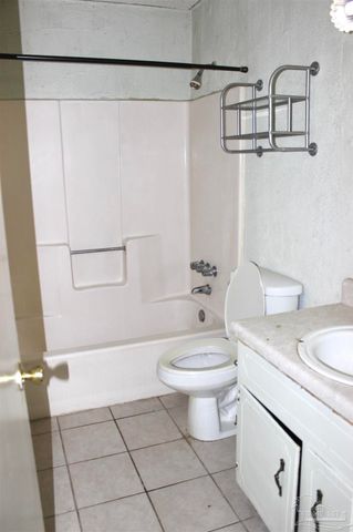 7705 Kipling St B, Pensacola, FL 32514