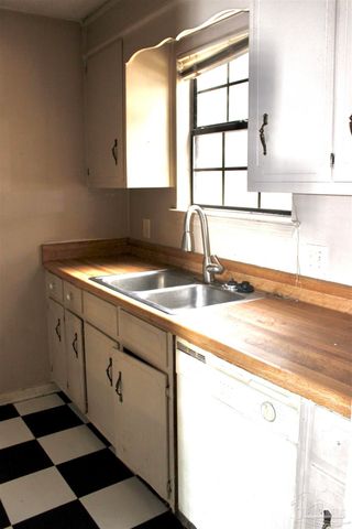 7705 Kipling St B, Pensacola, FL 32514