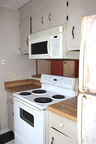 7705 Kipling St B, Pensacola, FL 32514